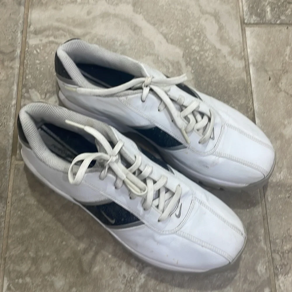 Nike Women's golf shoes‎ size 8.5